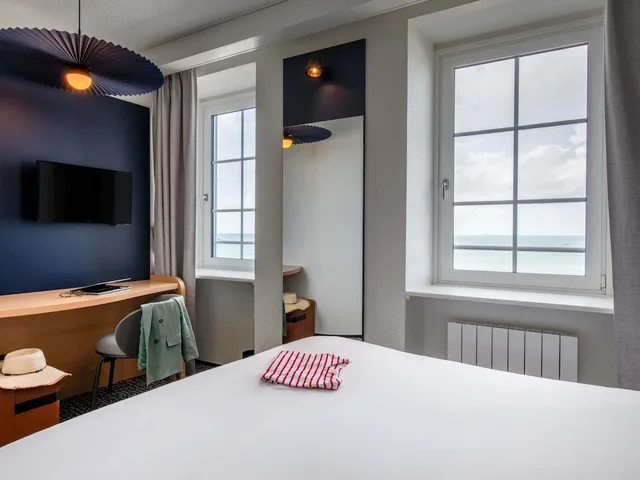 غرفة قياسية بسرير مزدوج وسرير فردي، IBIS SAINT MALO PLAGE 3/10