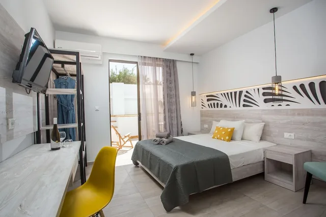 Junior Suite, Studio, Queen Bed, Pool View، Casa Stavris 1/9