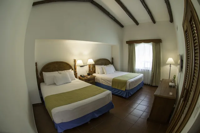 شقة بسريرين مزدوجين بغرفة نوم واحدة مع أريكة، Amatique Bay Hotel 1/2