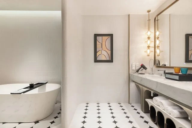جناح بسرير كينج بإطلالة على النهر بغرفة نوم واحدة، TFT Chongqing, Vignette Collection by IHG 5/6