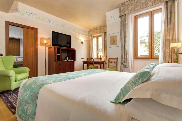 Standard, King Bed, Hotel Firenze (ex Best Western) 4/7