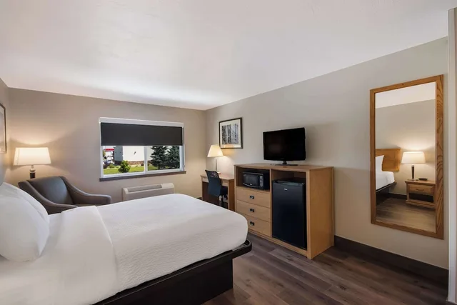 غرفة قياسية بسرير كوين، SureStay Plus Hotel by Best Western Rexburg 3/5