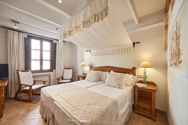 Standard, Twin Beds, Son Sant Jordi 1/3
