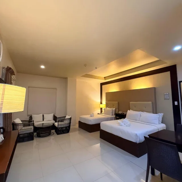 جناح تنفيذي، Sierra Hotel 4/10