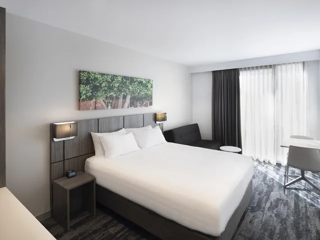 غرفة تنفيذية بسرير كوين، Mercure Sydney Blacktown 1/10
