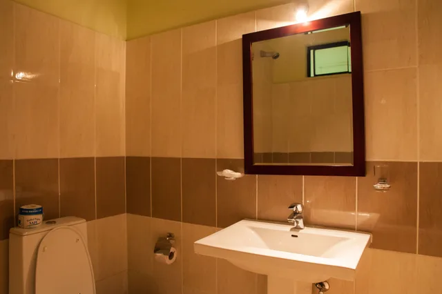 1 Bedroom, Deluxe, Twin Beds, Lake Side, Lake View، GORILLAS LAKE KIVU HOTEL 3/3