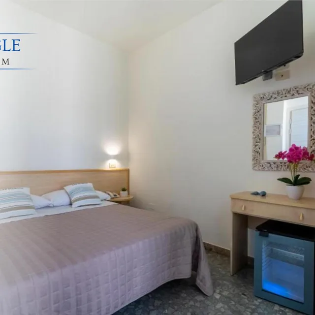 غرفة مفردة بشرفة، Hotel Constellation 4/5
