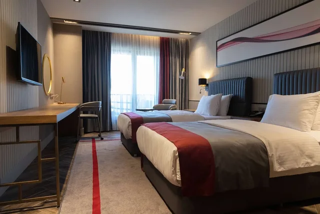 غرفة سوبيريور بسرير فردي وسرير كوين للمدخنين، Ramada by Wyndham Erzurum 5/8