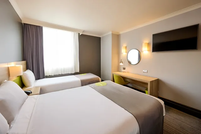 غرفة عائلية، Thistle Express London Luton 3/8