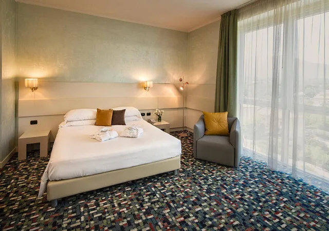 جناح، Hotel Santacroce Ovidius 1/5