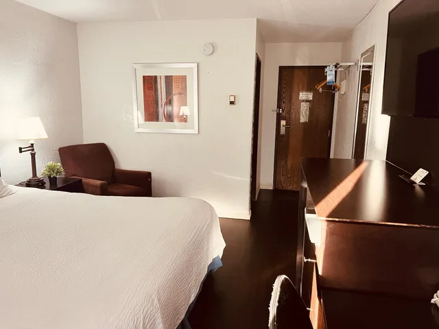 غرفة ديلوكس بسرير كوين، Travelodge By Wyndham Valleyfair Shakopee 7/9