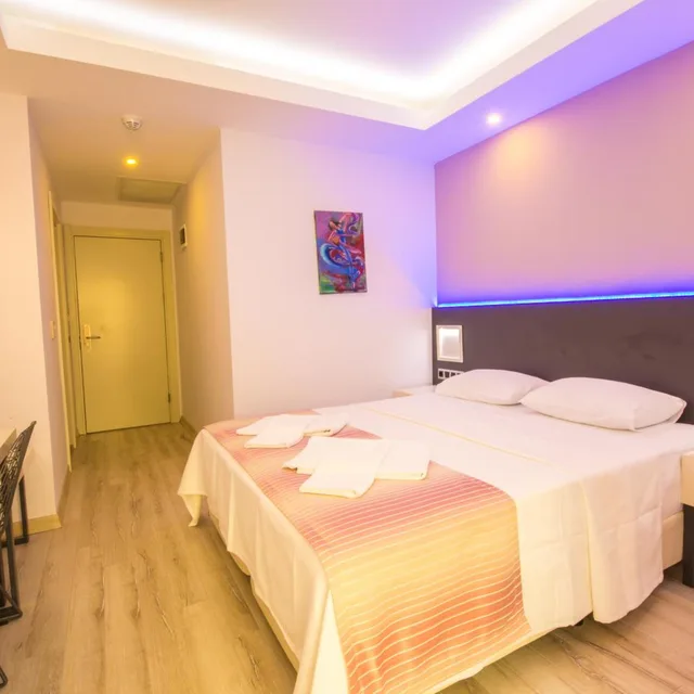 Room, Double Bed, Land View، Datca Sapphire Hotel 3/10