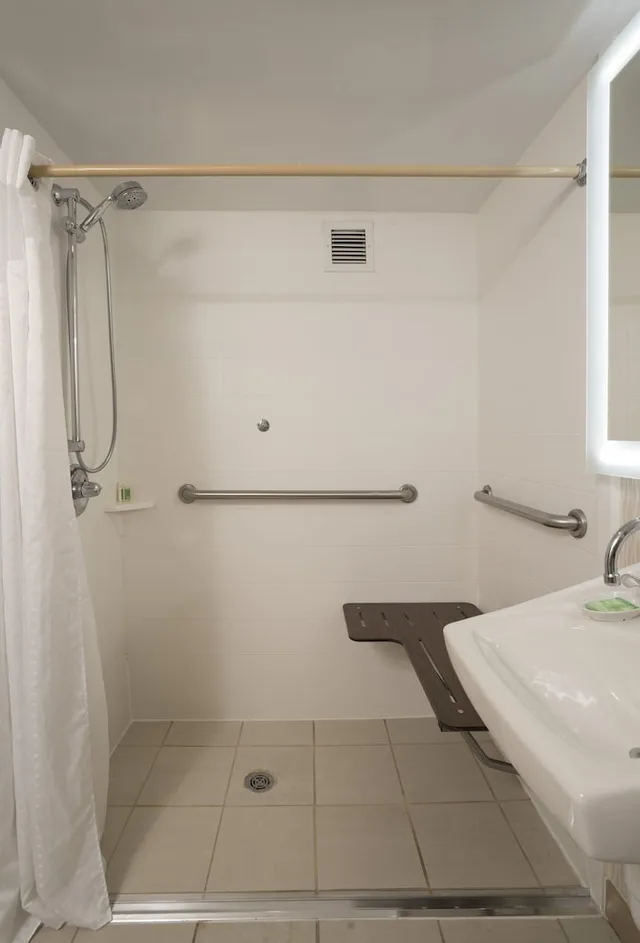 Standard, 2 Double Beds, Accessible, Holiday Inn Washington Central/White House 4/4