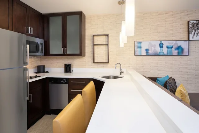استوديو بسرير كينج بإطلالة على البحيرة مع أريكة، Residence Inn By Marriott Boston Bridgewater 4/6