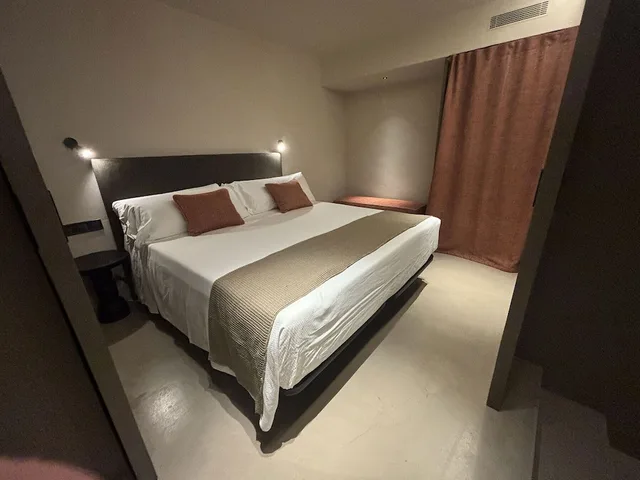 جناح استوديو بسرير كينج بشرفة مع أريكة في الطابق الأرضي، Senator Barcelona Apartments 2/4
