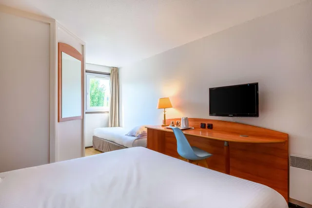 غرفة قياسية ثلاثية، Comfort Hotel Evreux 1/3