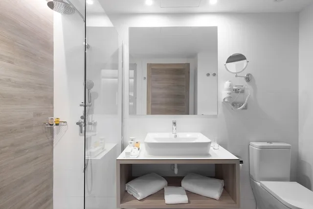 جناح جونيور عائلي بسرير مزدوج، Elba Lanzarote Royal Village Resort 2/3