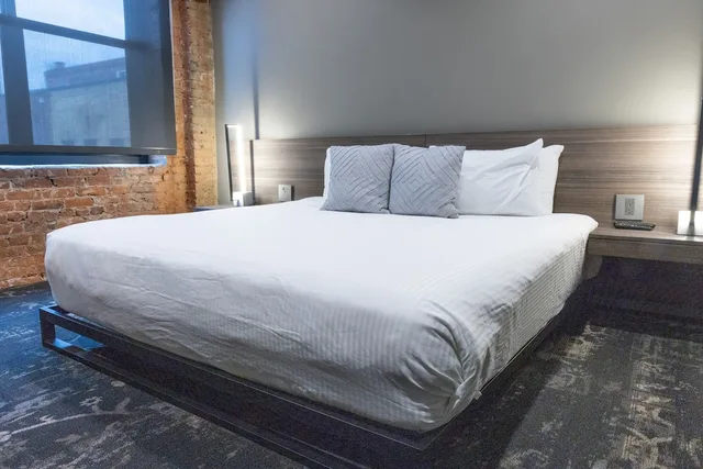 Montvale, Deluxe, Suite, 2 King Beds، Montvale Hotel 3/5