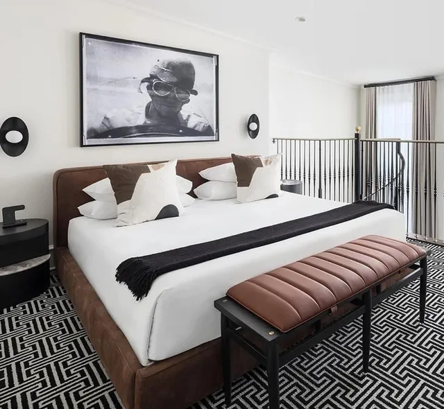 جناح ديلوكس، Rittenhouse 1715 1/1