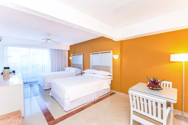 2x2, Connecting, 2 King Beds, Occidental Costa Cancun 4/8