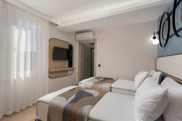 غرفة ثلاثية بسرير مزدوج وسرير فردي بشرفة، Bodensee Hotel 5/10