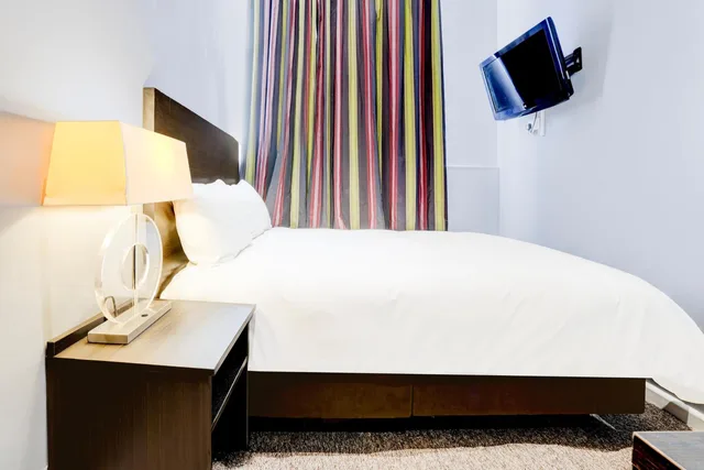 Standard Single Room - Shared, London Shelton Hotel, Finsbury Park 3/5