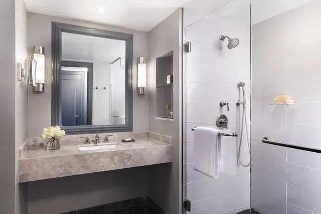 Midtown, Premier, King Bed، Four Seasons Hotel Atlanta 2/2