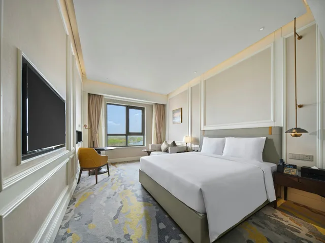 Room, King Bed, Accessible, Hollick Hotel Wen'an, Tapestry Collection by Hilton 1/3