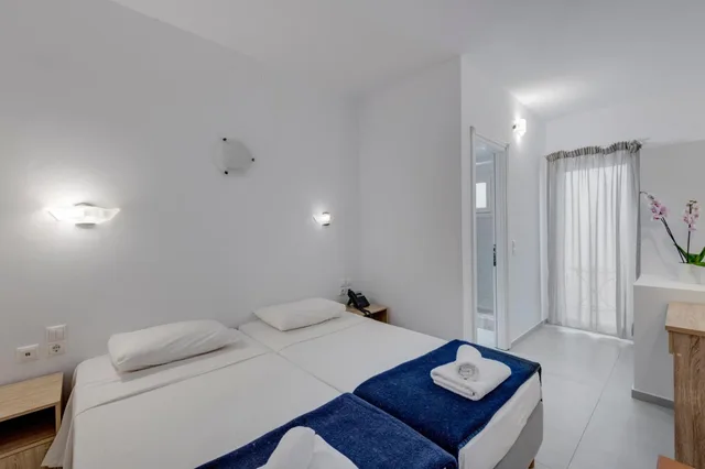 غرفة قياسية بسرير مزدوج، Maki S Place 2/3