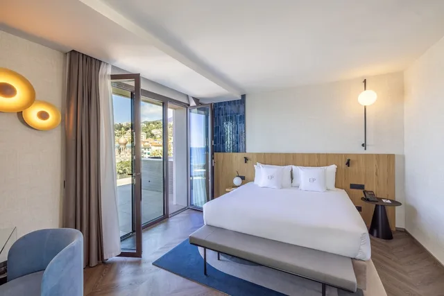 جناح بسرير كينج بإطلالة على البحر بشرفة، Hotel Europa 2/6