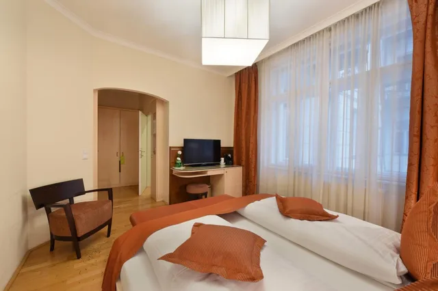 غرفة سوبيريور بسرير كوين، Hotel Pension Baronesse 3/5