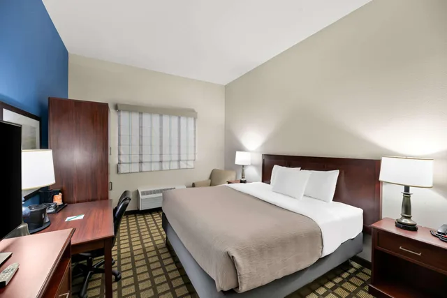 Room, King Bed, Quality Inn & Suites Big Spring 3/7