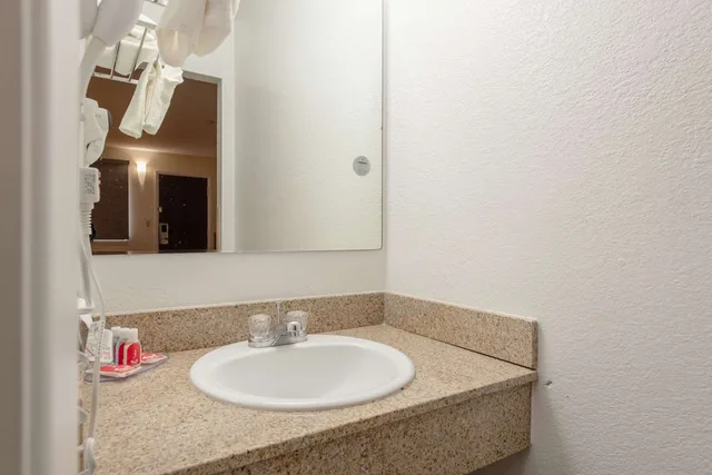 غرفة بسرير كوين، Econo Lodge Cortez near Mesa Verde 6/8