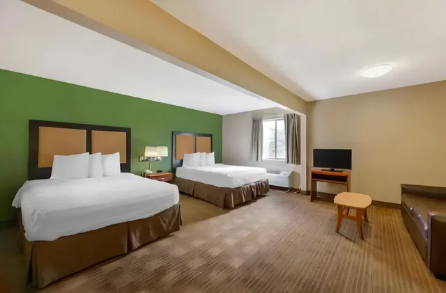 غرفة بسريرين كوين، Suburban Studios Copley Akron West 1/2