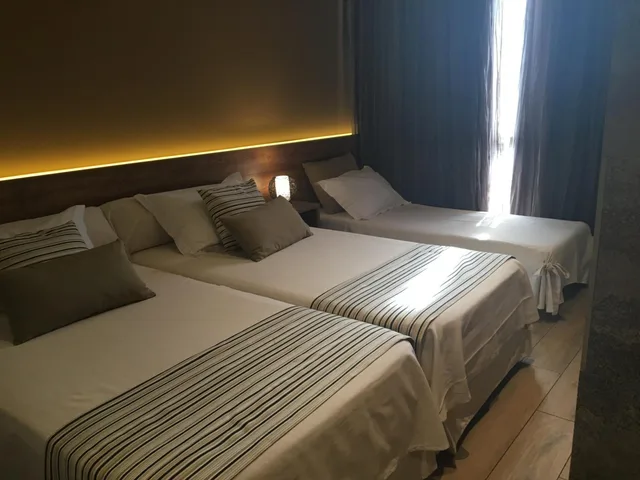 غرفة كومفورت ثلاثية، Hotel Venta Baños 2/5