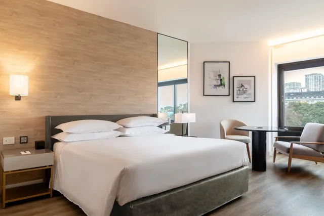 Guest Room, Superior, King Bed, Pool Access, Sheraton Buenos Aires Hotel And Convention Center 4/10