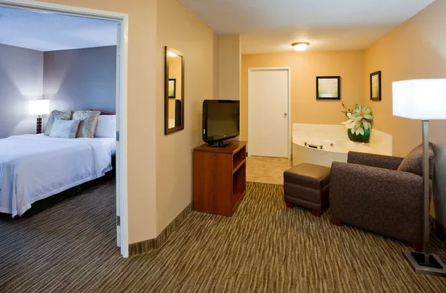 Suite, King Bed, Hot Tub, GrandStay Residential Suites - Eau Claire 3/7