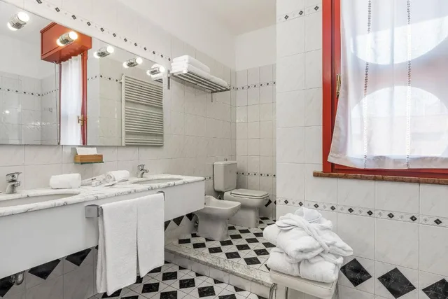 غرفة ديلوكس بشرفة، Citystyle Hotel Reggio Emilia 8/8