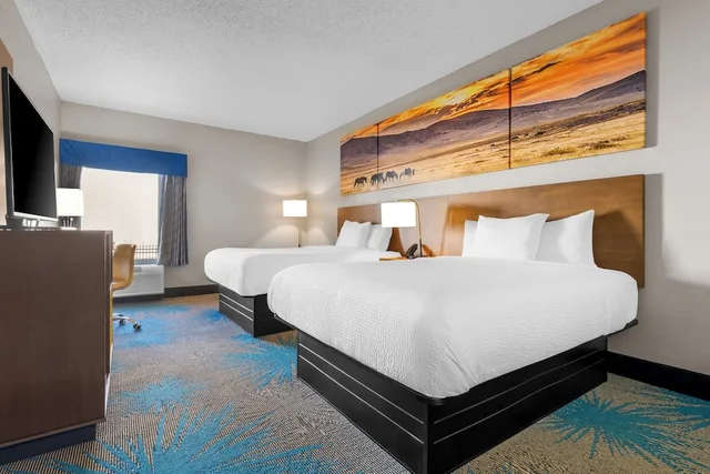 غرفة قياسية بسريرين كوين للمدخنين، Days Inn Suites By Wyndham Ridgeland 4/5