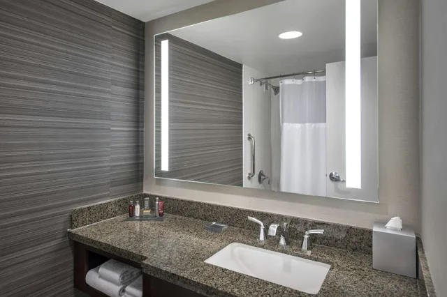 غرفة، Newark Liberty International Airport Marriott 4/5