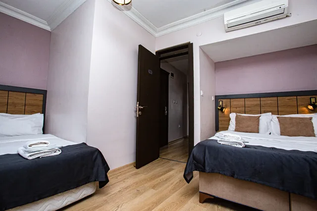 جناح، COMFORT HOTEL TAKSIM 2/10