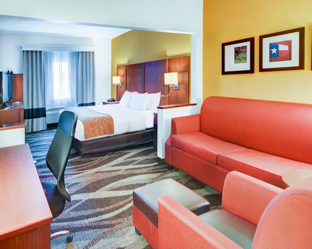 جناح بسرير كينج، Comfort Suites Longview North 5/8