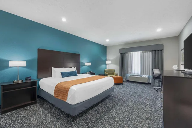 غرفة بسرير كينج لذوي الإعاقة، Best Western Plus Owensboro 2/5