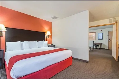 جناح بسرير كينج، AmericInn by Wyndham Ames 1/1