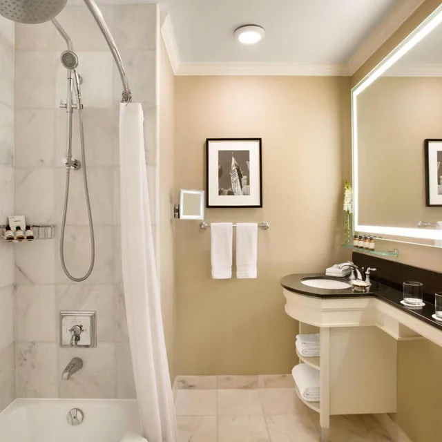 جناح جونيور، Fairmont Chateau Laurier 1/1