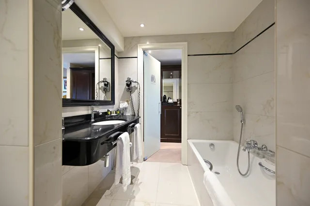 Charles, Family Suite, King Bed، Grand Hotel Casselbergh 2/3
