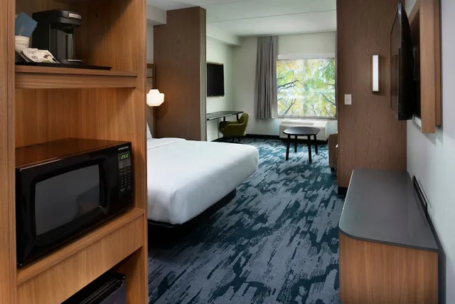 استوديو بسرير كينج مع أريكة لذوي الإعاقة، Fairfield Inn & Suites by Marriott Memphis Arlington 2/3