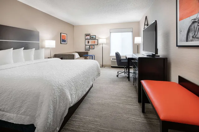 غرفة بسرير كينج لذوي الإعاقة، Hampton Inn Boulder - Louisville 1/3