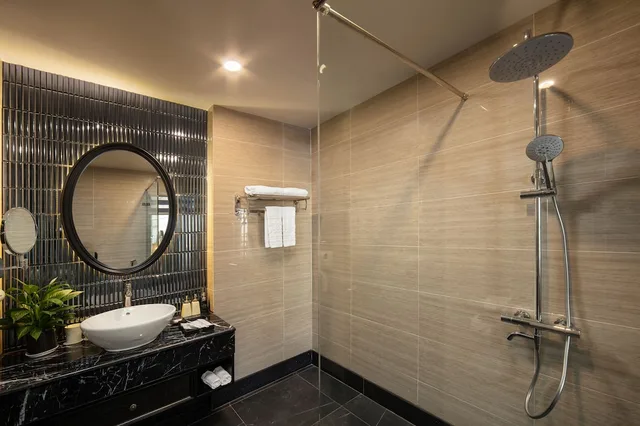 جناح بسرير كينج بشرفة، Hanoi Imperial Hotel 5/5