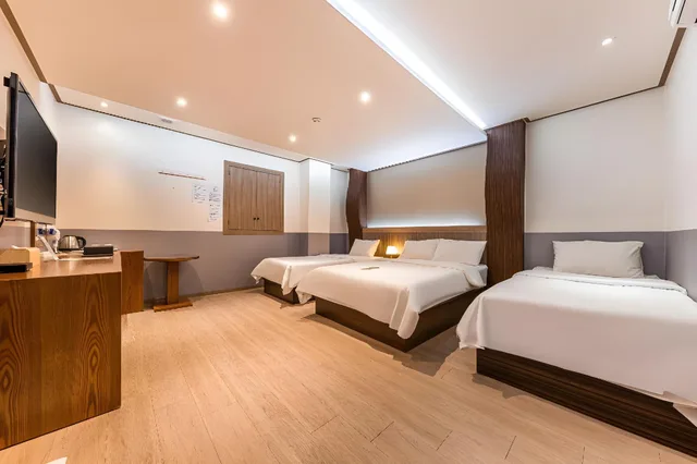 غرفة قياسية، Friendly Dh Naissance Hotel By Mindrum Group 1/4